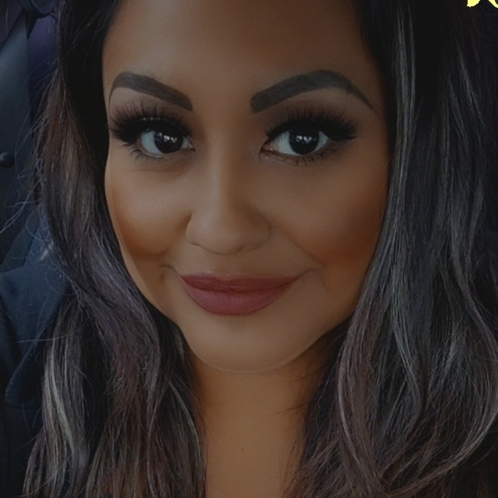 Meet your Posher, Roxanne